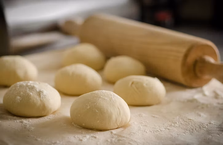 Frische Brötchen zum Frühstück kannst du mit diesen Brotrezepten machen.