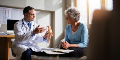 Los médicos explican la artrosis de rodilla: señales tempranas y qué hacer