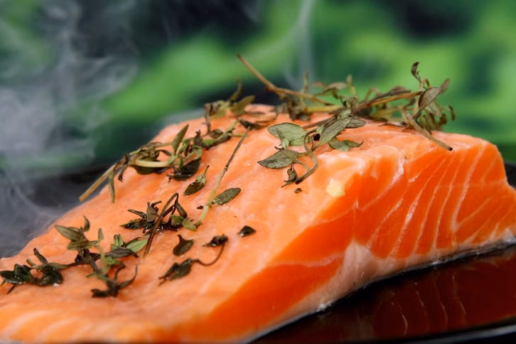 fettiger-fisch-soll-gesund-sein-umweltfreundlich-cc0-pixabay-shutterbug75-220829_download Fettiger Fisch enthält zwar gesunde Nährstoffe, ist aber häufig auch mit Schadstoffen belastet.