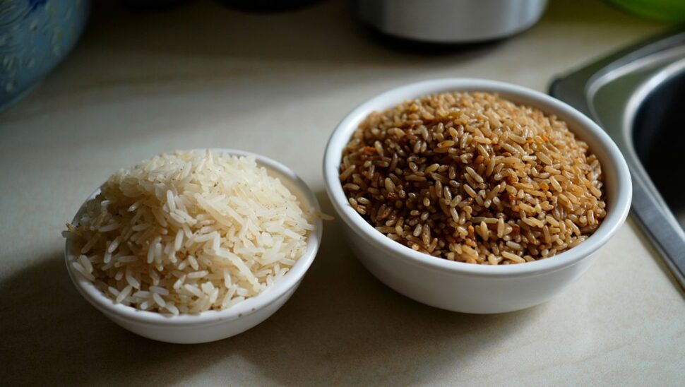 Arroz blanco vs arroz integral: cuál eleva menos el azúcar en la sangre
