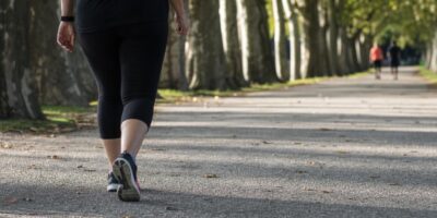 Cuánto hay que caminar al día para que sirva de algo según los cardiólogos