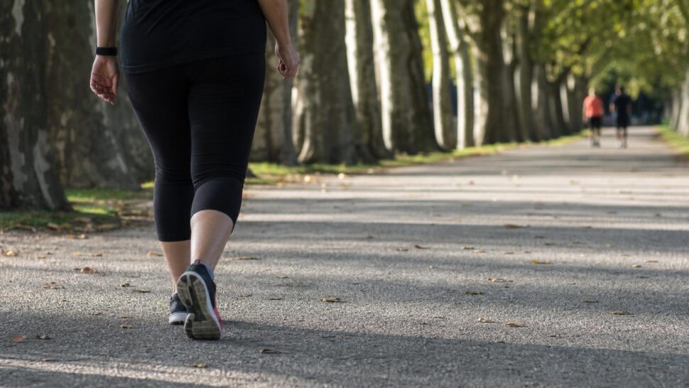 Cuánto hay que caminar al día para que sirva de algo según los cardiólogos