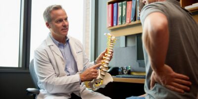 Los médicos explican las hernias de disco: señales tempranas y qué hacer