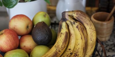 Nunca guardes los plátanos junto a estas frutas
