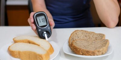 Pan blanco vs pan integral: cuál eleva menos el azúcar en la sangre