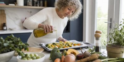 10 alimentos para la artrosis que los reumatólogos recomiendan comer más