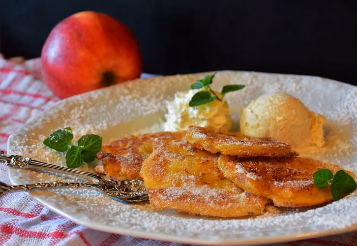 mit-quittenkompott-schmechen-waffeln-und-eis-noch-cc0-pixabay-ritae-191010_download Mit Quittenkompott schmecken Waffeln und Eis noch besser.