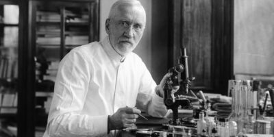 El médico que se bebió una bacteria para demostrar que causaba las úlceras y ganó el Nobel
