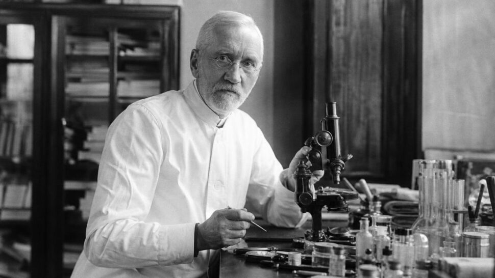 El médico que se bebió una bacteria para demostrar que causaba las úlceras y ganó el Nobel