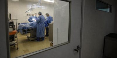 La operación más rápida de la historia terminó con tres muertos y solo un paciente en la mesa