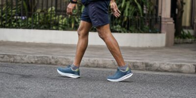 Las 8 mejores zapatillas para caminar todos los días según los podólogos