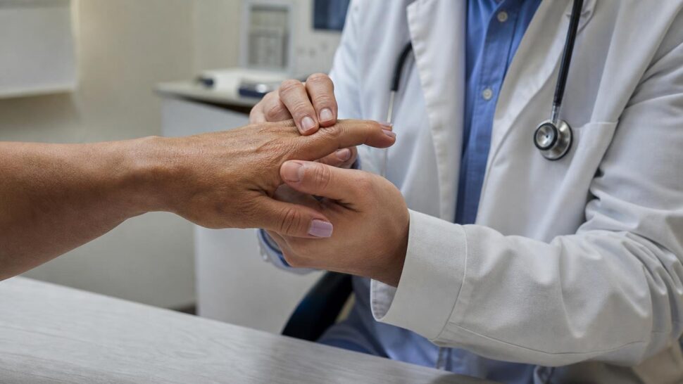 Lo que el color de tus uñas dice sobre tu salud según los médicos