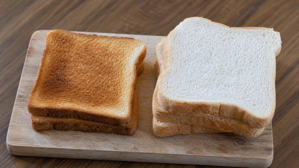Pan tostado vs pan fresco: los nutricionistas explican cuál sube menos el azúcar