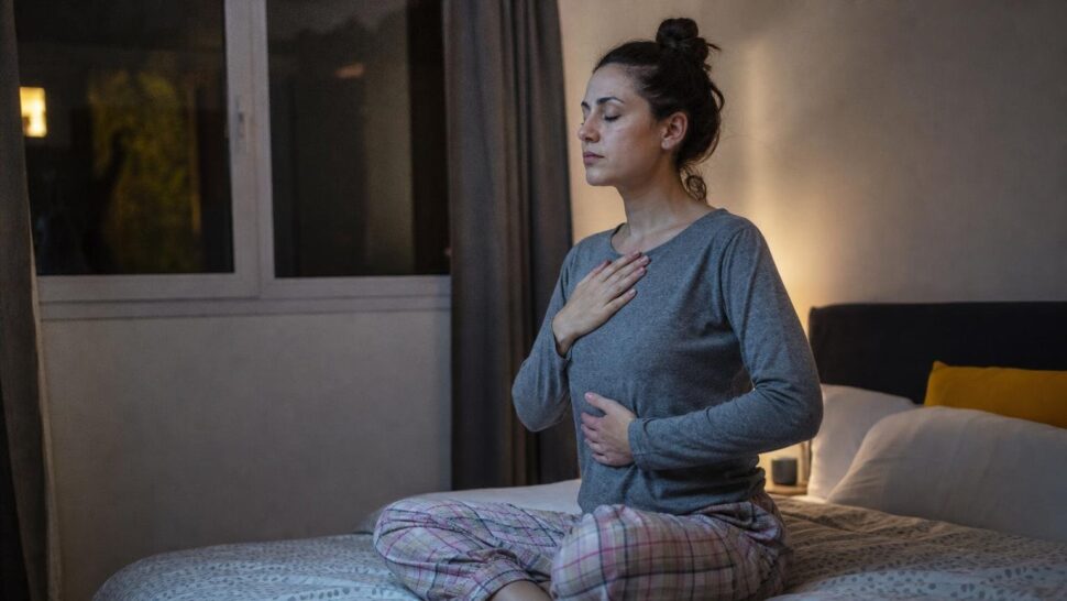 Un solo ejercicio de respiración de dos minutos que los neumólogos recomiendan cada noche para los pulmones