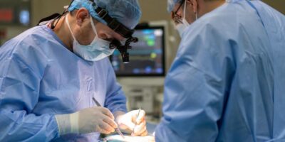 El avance contra la apnea del sueño que ya se implanta y deja de depender de la máquina de dormir